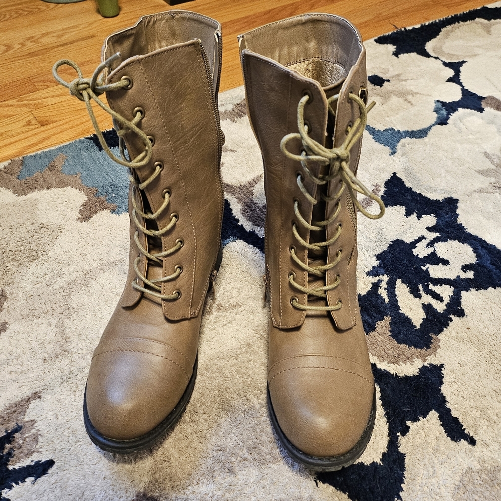 NWOT Tan Boots